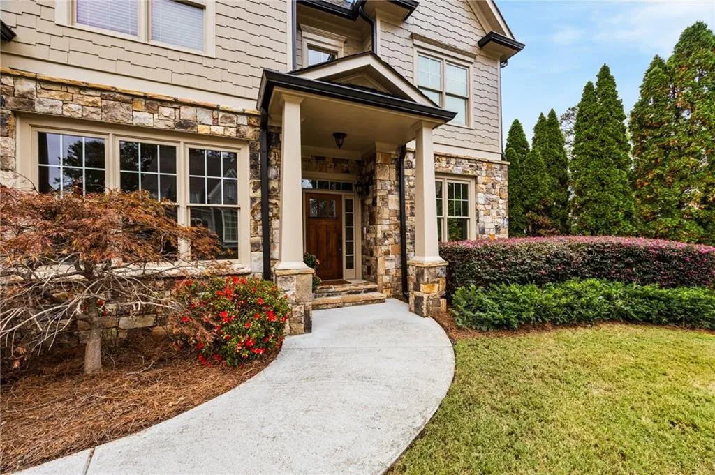 105 Windsor Cove, Atlanta, Georgia 30328, 4 Bedrooms Bedrooms, ,4 BathroomsBathrooms,Residential,Sold,105 Windsor Cove,7478615