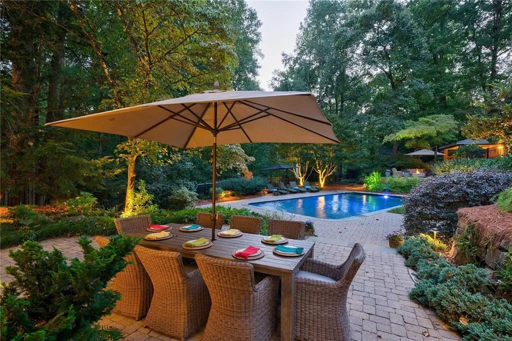 423 Tara Trail, Sandy Springs, Georgia 30327, 5 Bedrooms Bedrooms, ,4 BathroomsBathrooms,Residential,Sold,423 Tara Trail,6791784