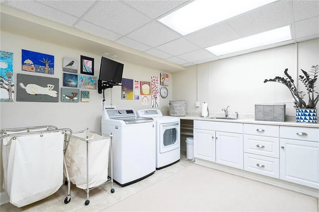 423 Tara Trail, Sandy Springs, Georgia 30327, 5 Bedrooms Bedrooms, ,4 BathroomsBathrooms,Residential,Sold,423 Tara Trail,6791784