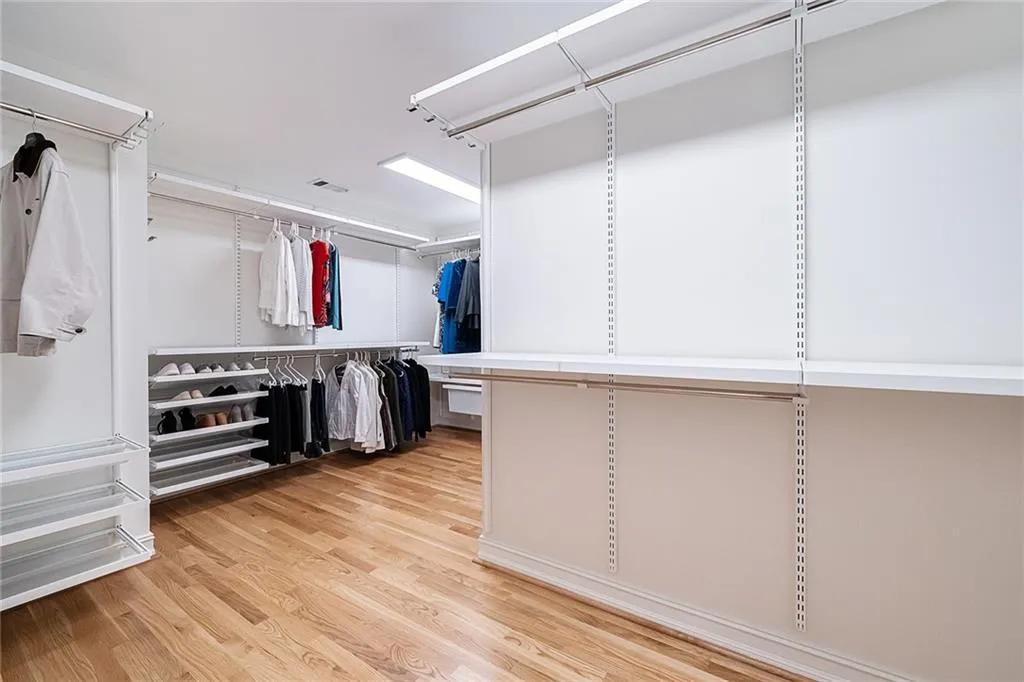 423 Tara Trail, Sandy Springs, Georgia 30327, 5 Bedrooms Bedrooms, ,4 BathroomsBathrooms,Residential,Sold,423 Tara Trail,6791784