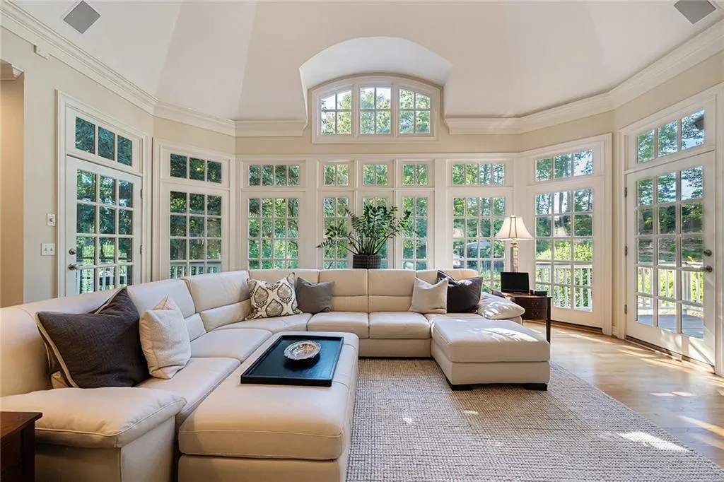 423 Tara Trail, Sandy Springs, Georgia 30327, 5 Bedrooms Bedrooms, ,4 BathroomsBathrooms,Residential,Sold,423 Tara Trail,6791784