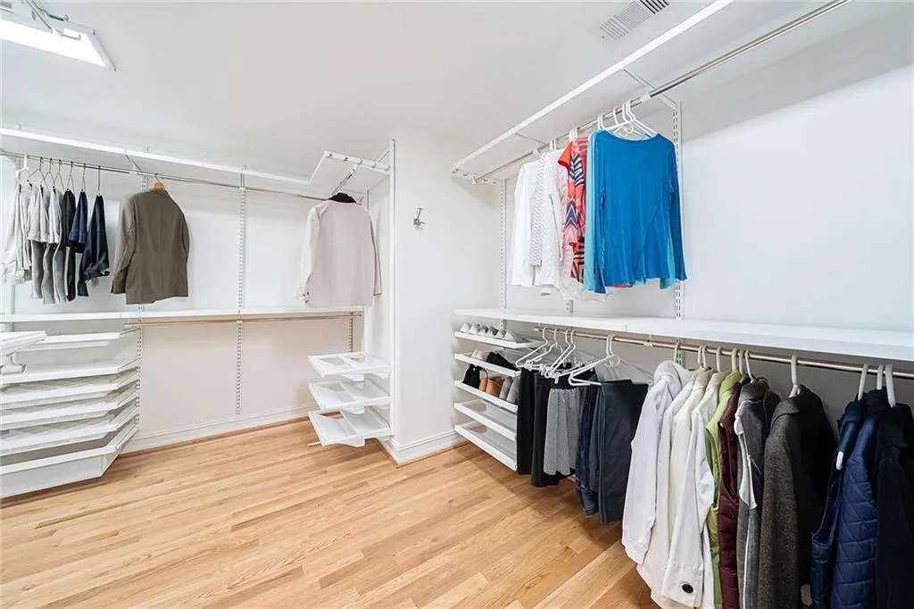 423 Tara Trail, Sandy Springs, Georgia 30327, 5 Bedrooms Bedrooms, ,4 BathroomsBathrooms,Residential,Sold,423 Tara Trail,6791784