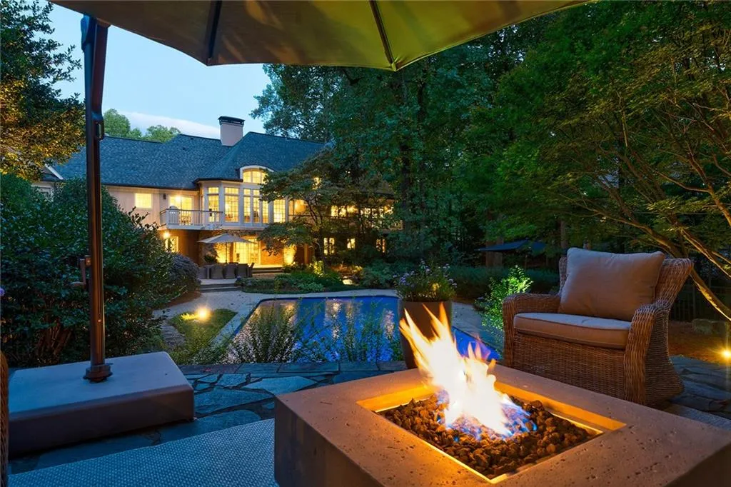 423 Tara Trail, Sandy Springs, Georgia 30327, 5 Bedrooms Bedrooms, ,4 BathroomsBathrooms,Residential,Sold,423 Tara Trail,6791784