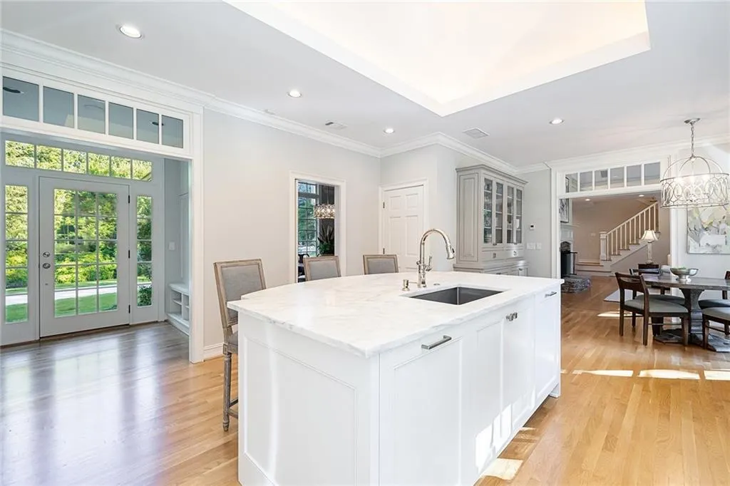 423 Tara Trail, Sandy Springs, Georgia 30327, 5 Bedrooms Bedrooms, ,4 BathroomsBathrooms,Residential,Sold,423 Tara Trail,6791784