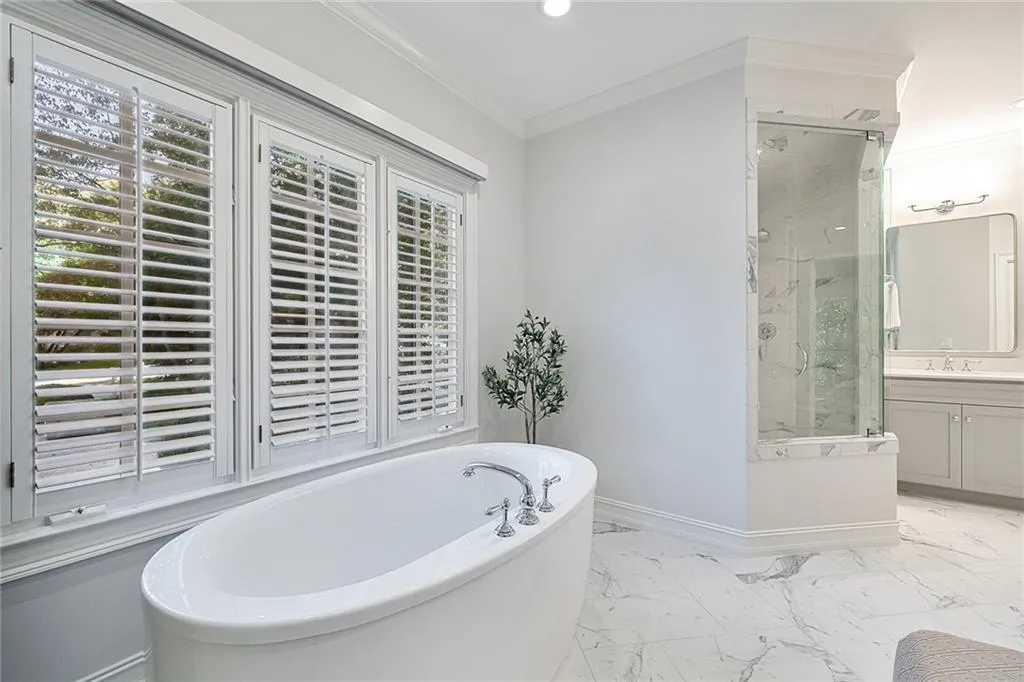 423 Tara Trail, Sandy Springs, Georgia 30327, 5 Bedrooms Bedrooms, ,4 BathroomsBathrooms,Residential,Sold,423 Tara Trail,6791784