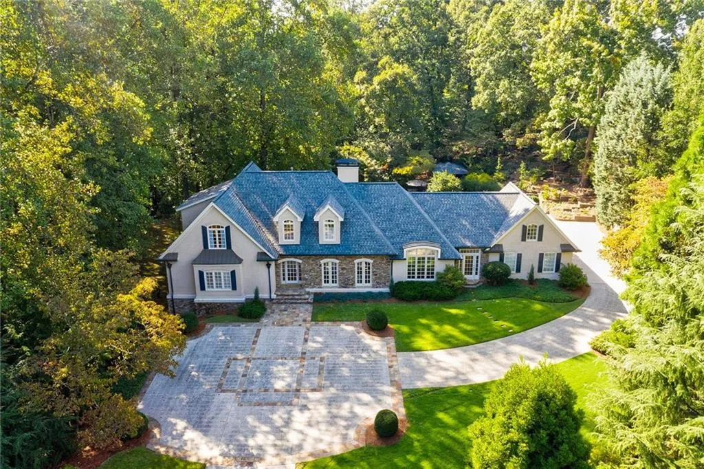 423 Tara Trail, Sandy Springs, Georgia 30327, 5 Bedrooms Bedrooms, ,4 BathroomsBathrooms,Residential,Sold,423 Tara Trail,6791784