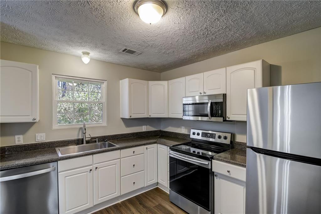 2903 Queen Anne Court, Atlanta, Georgia 30350, 2 Bedrooms Bedrooms, ,2 BathroomsBathrooms,Residential,Sold,2903 Queen Anne Court,7336635