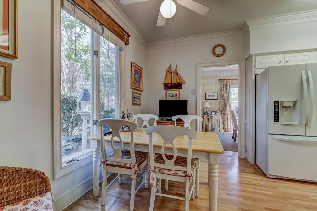 9 Braemore Drive, Sandy Springs, Georgia 30328, 3 Bedrooms Bedrooms, ,2 BathroomsBathrooms,Residential,Sold,9 Braemore Drive,5965763