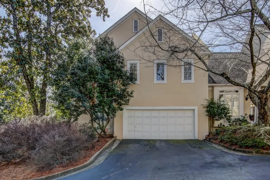 9 Braemore Drive, Sandy Springs, Georgia 30328, 3 Bedrooms Bedrooms, ,2 BathroomsBathrooms,Residential,Sold,9 Braemore Drive,5965763