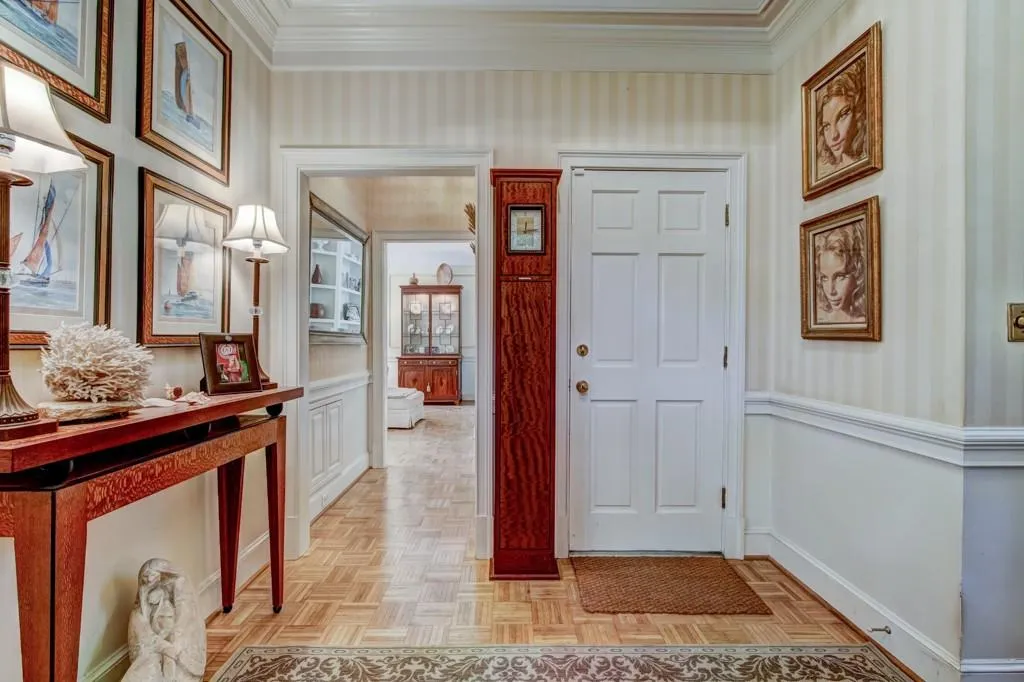 9 Braemore Drive, Sandy Springs, Georgia 30328, 3 Bedrooms Bedrooms, ,2 BathroomsBathrooms,Residential,Sold,9 Braemore Drive,5965763