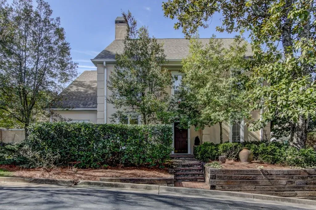 9 Braemore Drive, Sandy Springs, Georgia 30328, 3 Bedrooms Bedrooms, ,2 BathroomsBathrooms,Residential,Sold,9 Braemore Drive,5965763