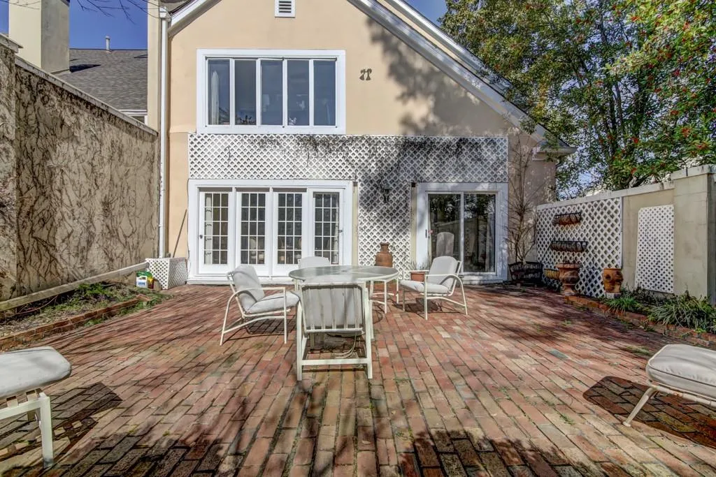 9 Braemore Drive, Sandy Springs, Georgia 30328, 3 Bedrooms Bedrooms, ,2 BathroomsBathrooms,Residential,Sold,9 Braemore Drive,5965763