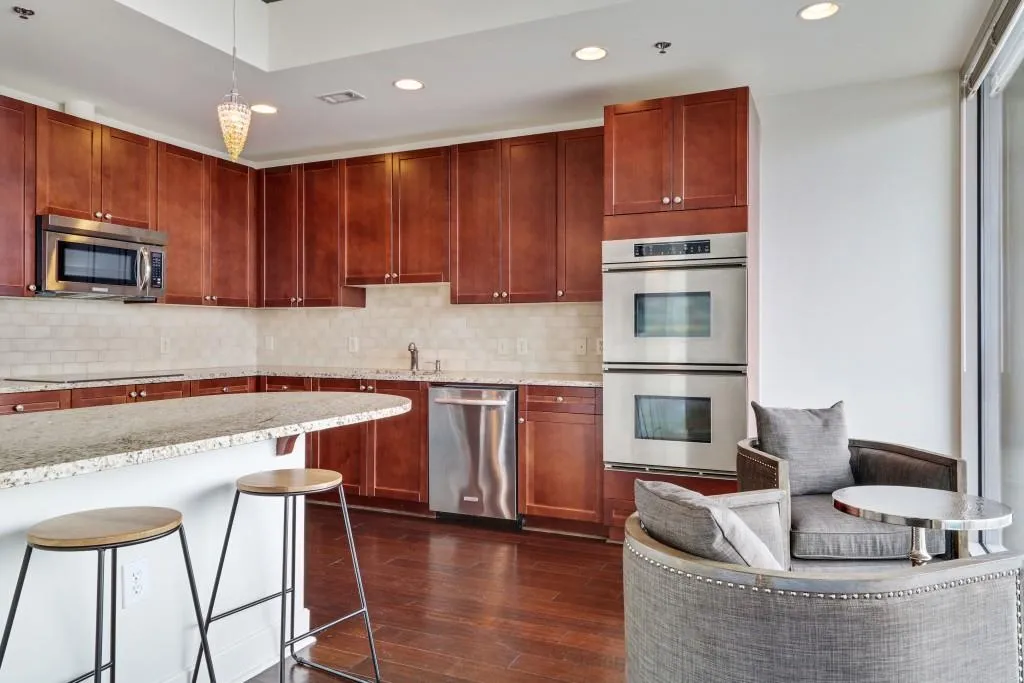 2795 Peachtree Road Unit 2304, Atlanta, Georgia 30305, 2 Bedrooms Bedrooms, ,2 BathroomsBathrooms,Residential,Sold,2795 Peachtree Road Unit 2304,5970822