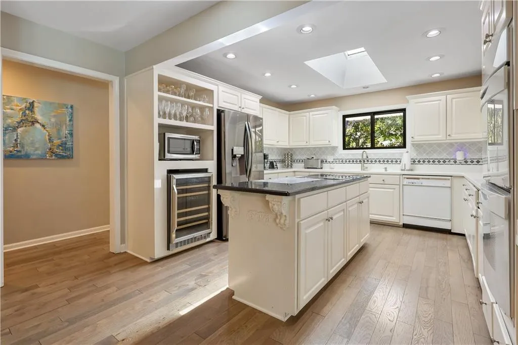 8025 Monticello Drive, Atlanta, Georgia 30350, 6 Bedrooms Bedrooms, ,4 BathroomsBathrooms,Residential,For Sale,8025 Monticello Drive,7755830