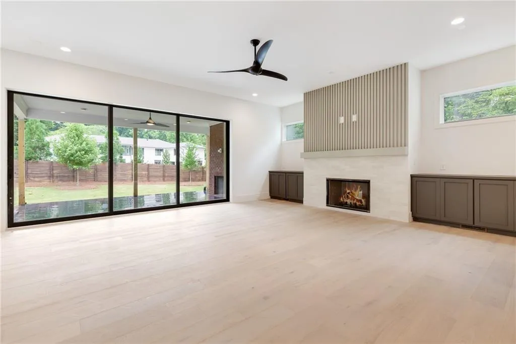 510 Windsor Parkway, Atlanta, Georgia 30342, 5 Bedrooms Bedrooms, ,5 BathroomsBathrooms,Residential,Sold,510 Windsor Parkway,7063424