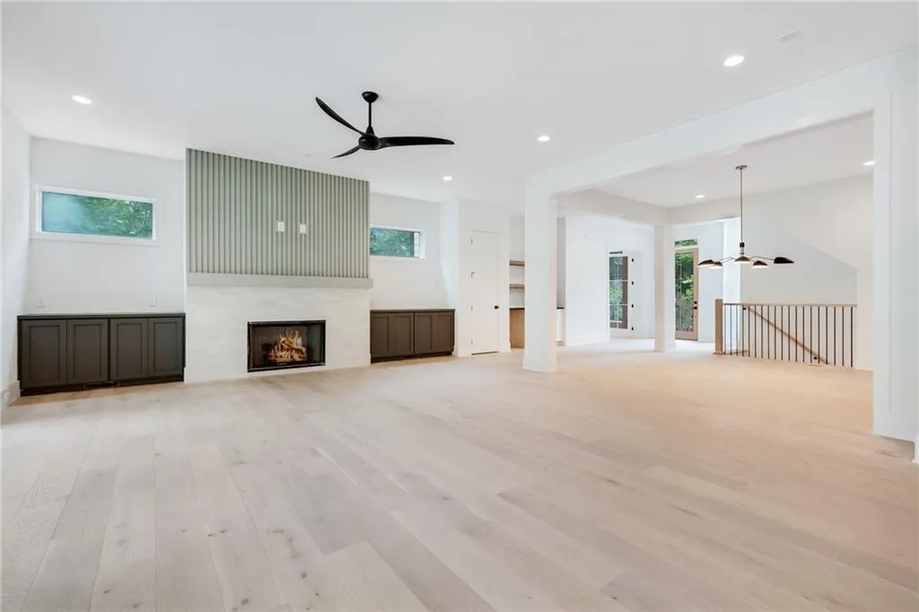510 Windsor Parkway, Atlanta, Georgia 30342, 5 Bedrooms Bedrooms, ,5 BathroomsBathrooms,Residential,Sold,510 Windsor Parkway,7063424