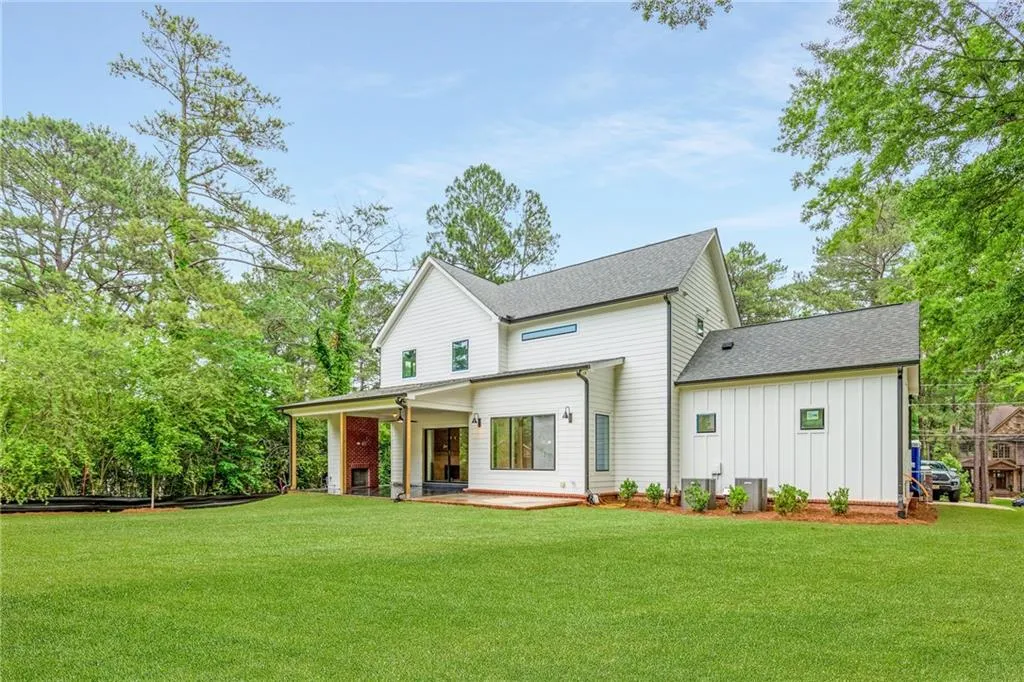 510 Windsor Parkway, Atlanta, Georgia 30342, 5 Bedrooms Bedrooms, ,5 BathroomsBathrooms,Residential,Sold,510 Windsor Parkway,7063424