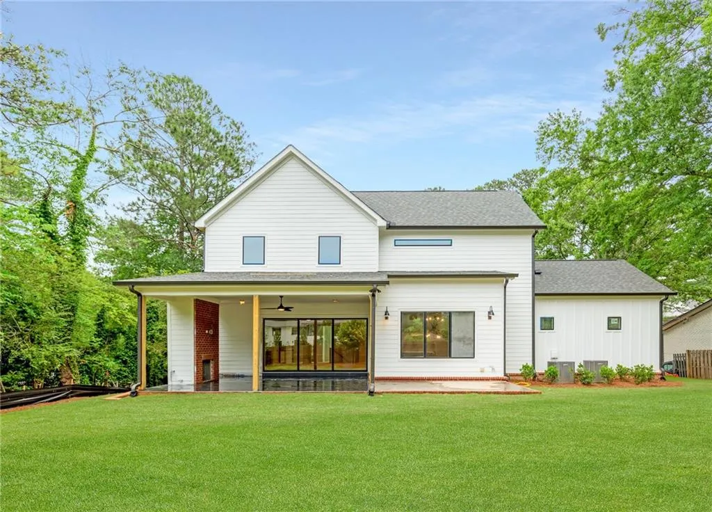 510 Windsor Parkway, Atlanta, Georgia 30342, 5 Bedrooms Bedrooms, ,5 BathroomsBathrooms,Residential,Sold,510 Windsor Parkway,7063424