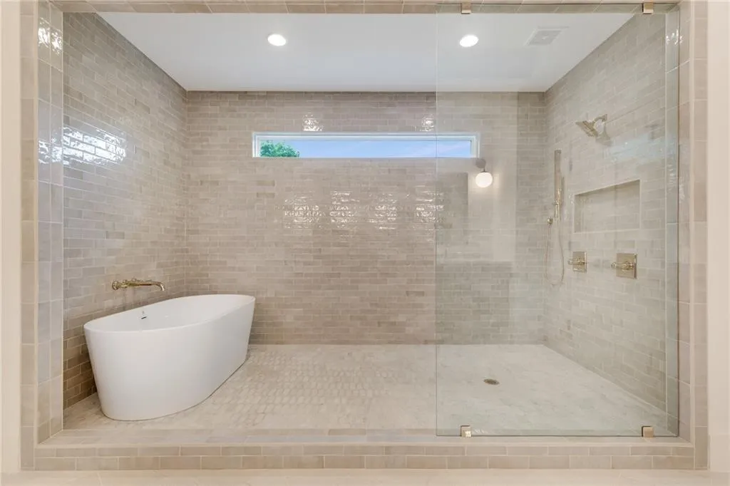 510 Windsor Parkway, Atlanta, Georgia 30342, 5 Bedrooms Bedrooms, ,5 BathroomsBathrooms,Residential,Sold,510 Windsor Parkway,7063424