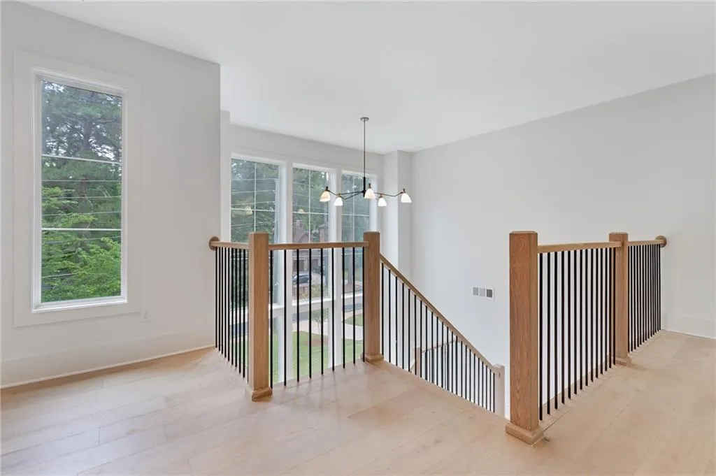 510 Windsor Parkway, Atlanta, Georgia 30342, 5 Bedrooms Bedrooms, ,5 BathroomsBathrooms,Residential,Sold,510 Windsor Parkway,7063424