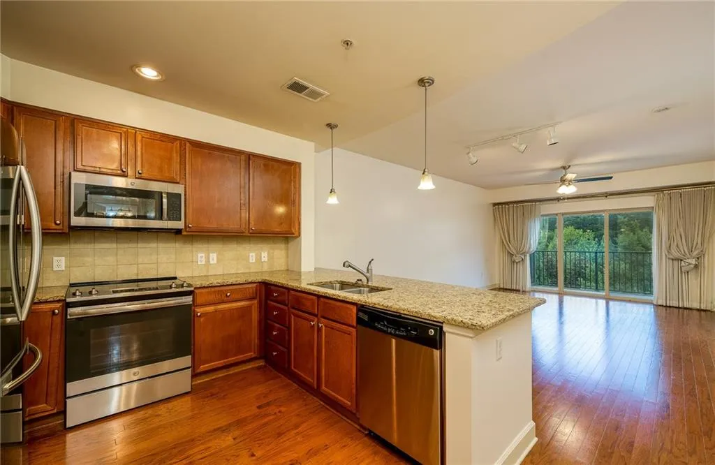 200 River Vista Drive Unit 544, Atlanta, Georgia 30339, 1 Bedroom Bedrooms, ,1 BathroomBathrooms,Residential,Sold,200 River Vista Drive Unit 544,6964257