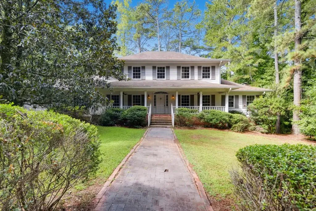 2635 Spalding Drive, Sandy Springs, Georgia 30350, 4 Bedrooms Bedrooms, ,3 BathroomsBathrooms,Residential,Sold,2635 Spalding Drive,6604717