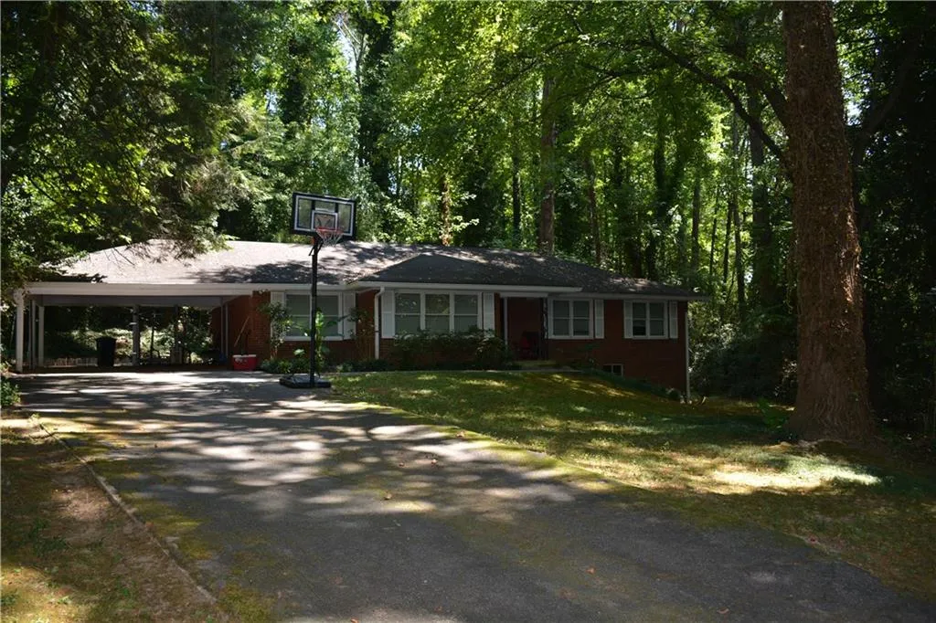 5745 Mountain Creek Road, Sandy Springs, Georgia 30328, 3 Bedrooms Bedrooms, ,2 BathroomsBathrooms,Residential,Sold,5745 Mountain Creek Road,5748776