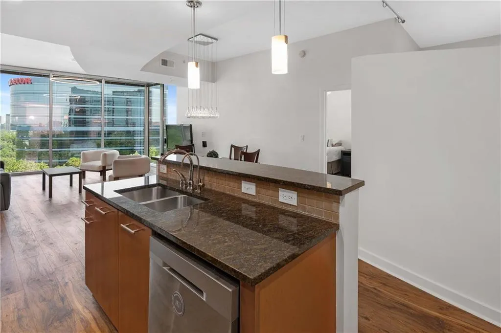 3300 Windy Ridge Parkway Unit 1109, Atlanta, Georgia 30339, 2 Bedrooms Bedrooms, ,2 BathroomsBathrooms,Residential,For Sale,3300 Windy Ridge Parkway Unit 1109,7604325
