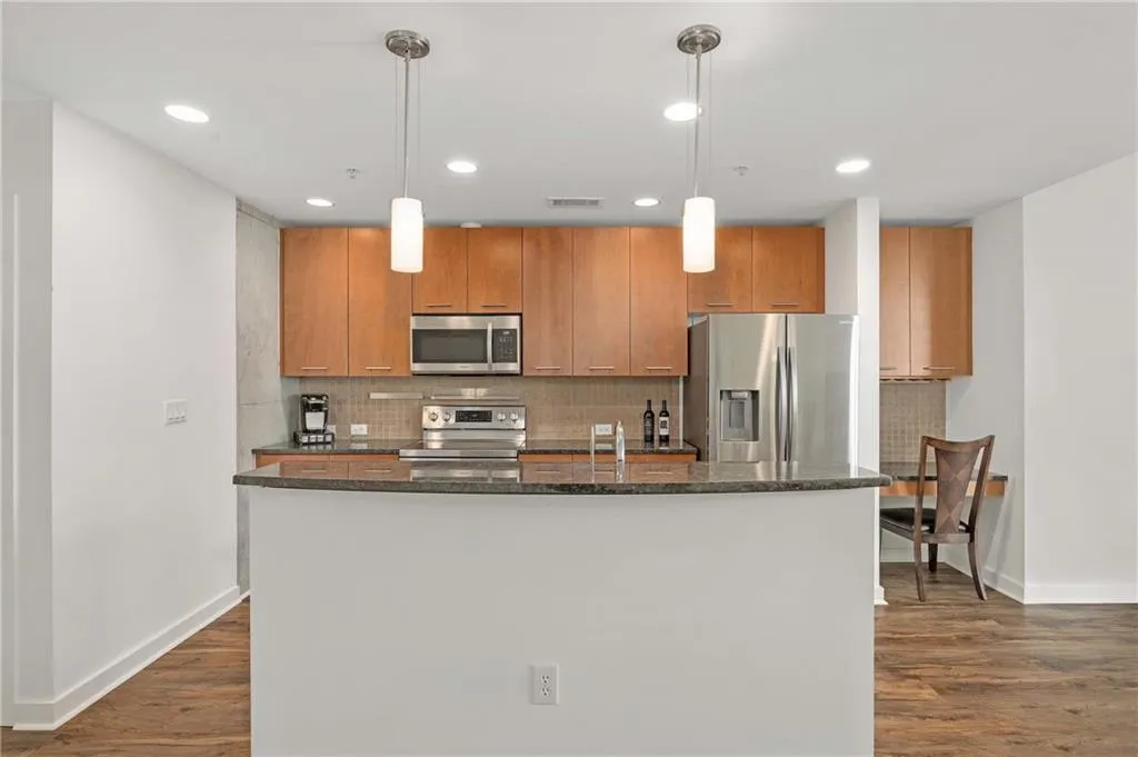 3300 Windy Ridge Parkway Unit 1109, Atlanta, Georgia 30339, 2 Bedrooms Bedrooms, ,2 BathroomsBathrooms,Residential,For Sale,3300 Windy Ridge Parkway Unit 1109,7604325
