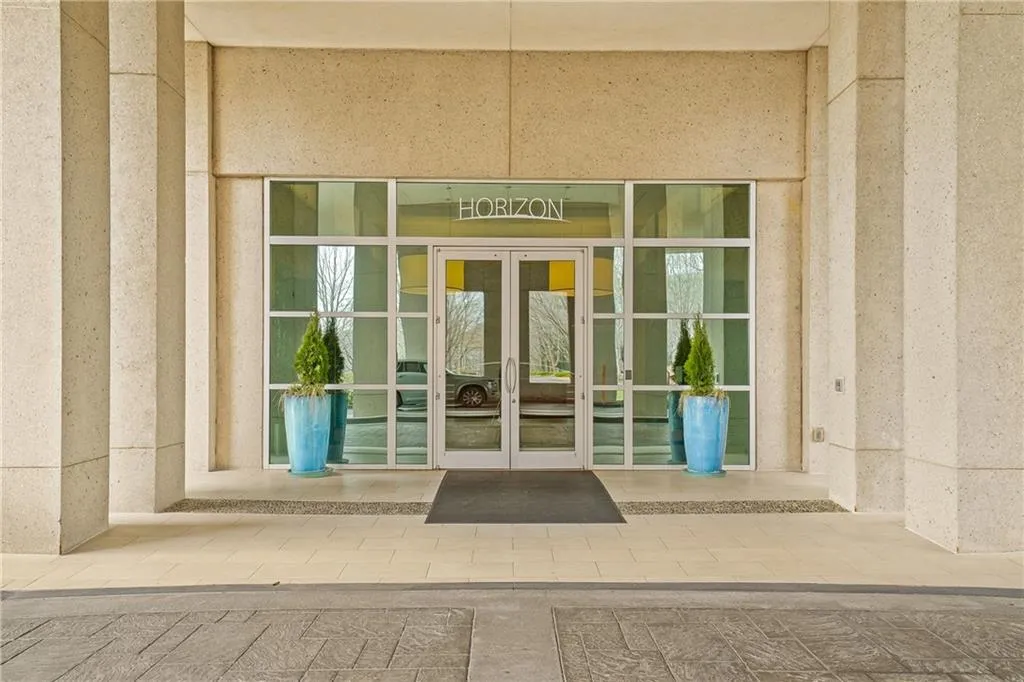 3300 Windy Ridge Parkway Unit 1109, Atlanta, Georgia 30339, 2 Bedrooms Bedrooms, ,2 BathroomsBathrooms,Residential,For Sale,3300 Windy Ridge Parkway Unit 1109,7604325