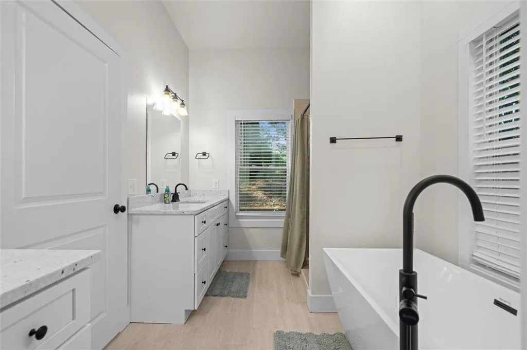 1422 Kennesaw Drive Nw, Atlanta, Georgia 30318, 3 Bedrooms Bedrooms, ,2 BathroomsBathrooms,Residential,For Sale,1422 Kennesaw Drive Nw,7635716
