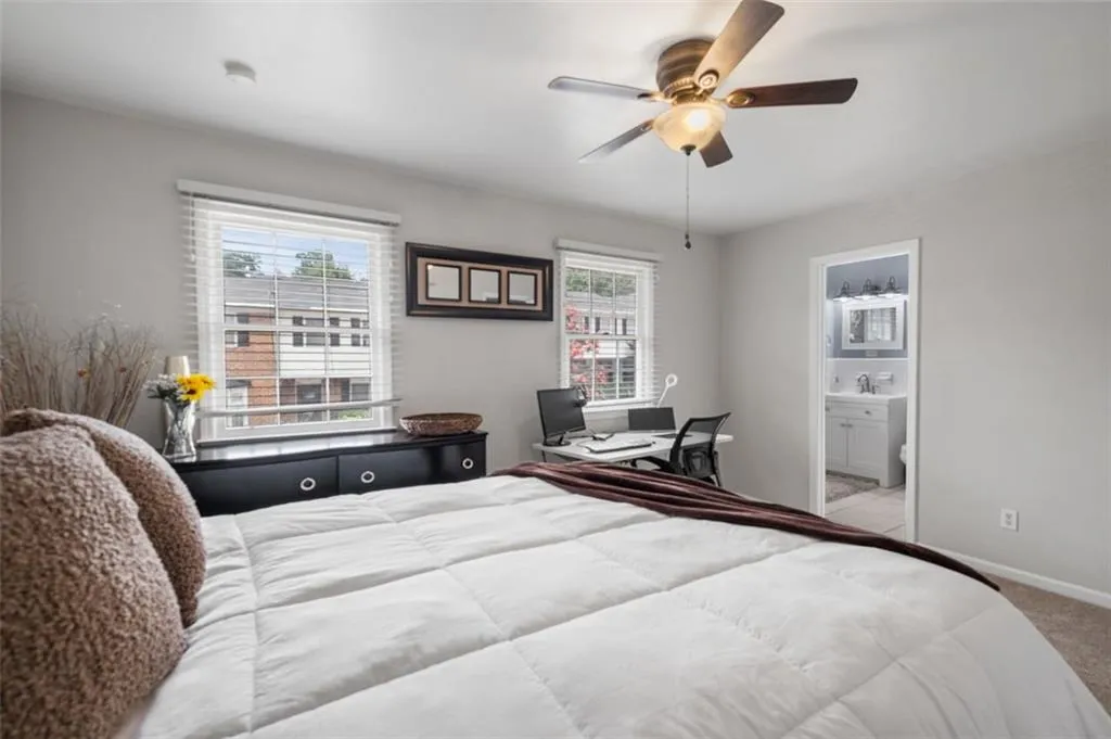6520 Roswell Road Unit 28, Atlanta, Georgia 30328, 3 Bedrooms Bedrooms, ,2 BathroomsBathrooms,Residential,Sold,6520 Roswell Road Unit 28,7078318