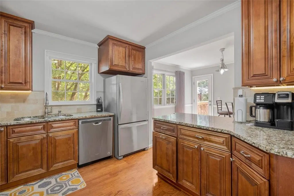 6520 Roswell Road Unit 28, Atlanta, Georgia 30328, 3 Bedrooms Bedrooms, ,2 BathroomsBathrooms,Residential,Sold,6520 Roswell Road Unit 28,7078318