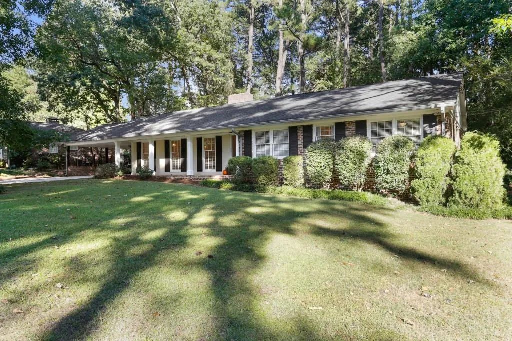 5795 Greenbrier Road, Sandy Springs, Georgia 30328, 3 Bedrooms Bedrooms, ,2 BathroomsBathrooms,Residential,Sold,5795 Greenbrier Road,5760996