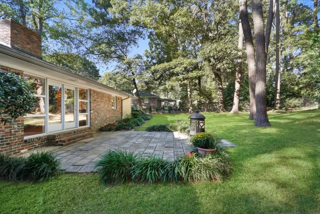 5795 Greenbrier Road, Sandy Springs, Georgia 30328, 3 Bedrooms Bedrooms, ,2 BathroomsBathrooms,Residential,Sold,5795 Greenbrier Road,5760996
