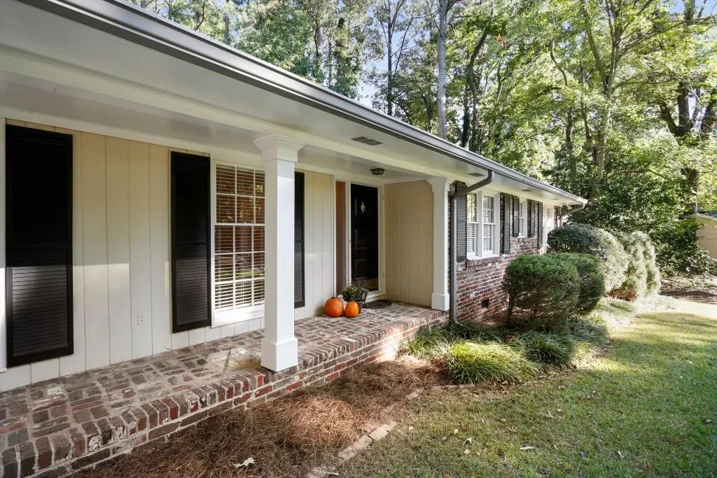 5795 Greenbrier Road, Sandy Springs, Georgia 30328, 3 Bedrooms Bedrooms, ,2 BathroomsBathrooms,Residential,Sold,5795 Greenbrier Road,5760996