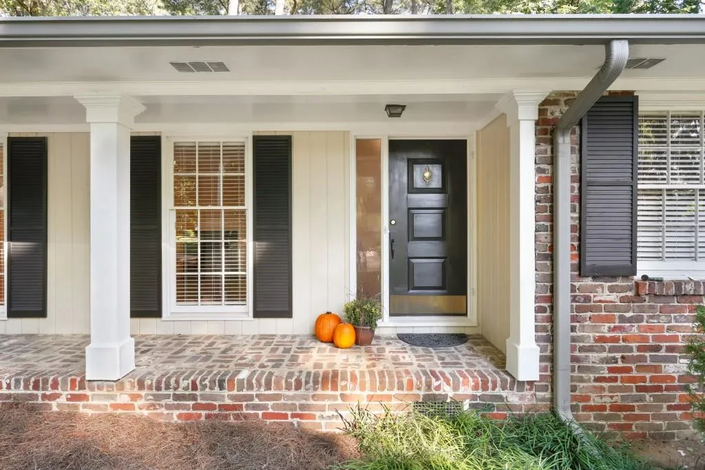 5795 Greenbrier Road, Sandy Springs, Georgia 30328, 3 Bedrooms Bedrooms, ,2 BathroomsBathrooms,Residential,Sold,5795 Greenbrier Road,5760996