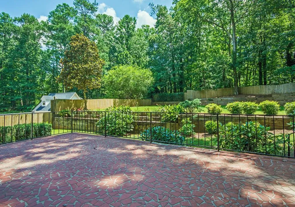 7195 Dunhill Terrace, Sandy Springs, Georgia 30328, 4 Bedrooms Bedrooms, ,3 BathroomsBathrooms,Residential,Sold,7195 Dunhill Terrace,5881697