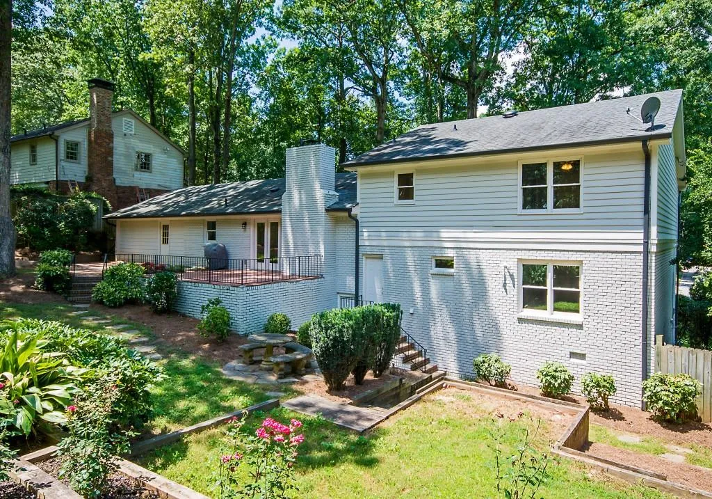 7195 Dunhill Terrace, Sandy Springs, Georgia 30328, 4 Bedrooms Bedrooms, ,3 BathroomsBathrooms,Residential,Sold,7195 Dunhill Terrace,5881697