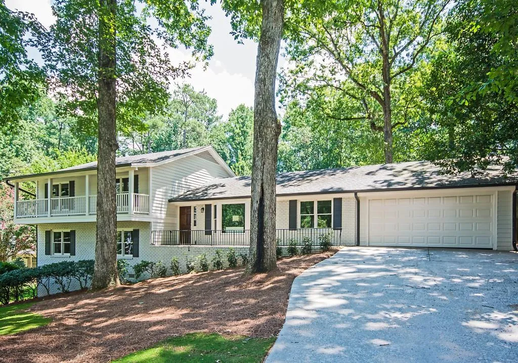 7195 Dunhill Terrace, Sandy Springs, Georgia 30328, 4 Bedrooms Bedrooms, ,3 BathroomsBathrooms,Residential,Sold,7195 Dunhill Terrace,5881697