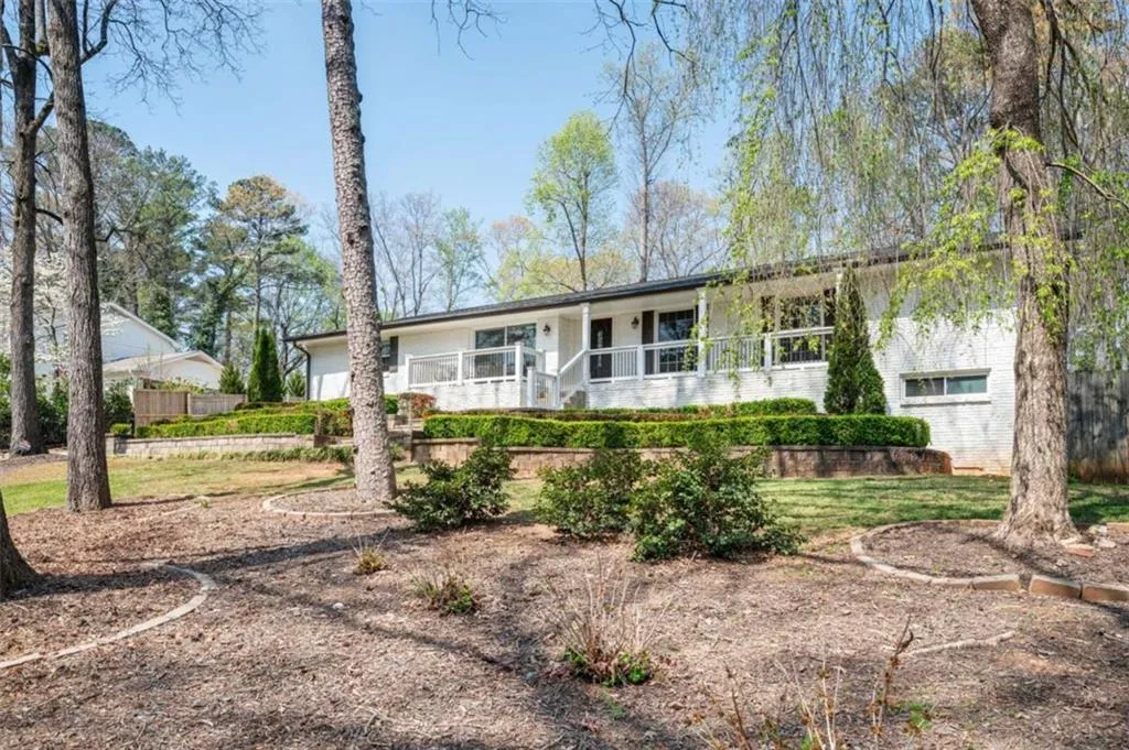 620 Spalding Drive, Sandy Springs, Georgia 30328, 3 Bedrooms Bedrooms, ,2 BathroomsBathrooms,Residential,For Sale,620 Spalding Drive,7743671