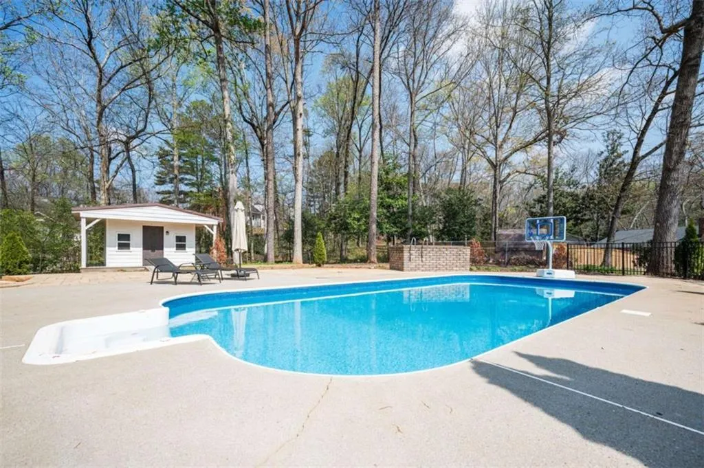 620 Spalding Drive, Sandy Springs, Georgia 30328, 3 Bedrooms Bedrooms, ,2 BathroomsBathrooms,Residential,For Sale,620 Spalding Drive,7743671