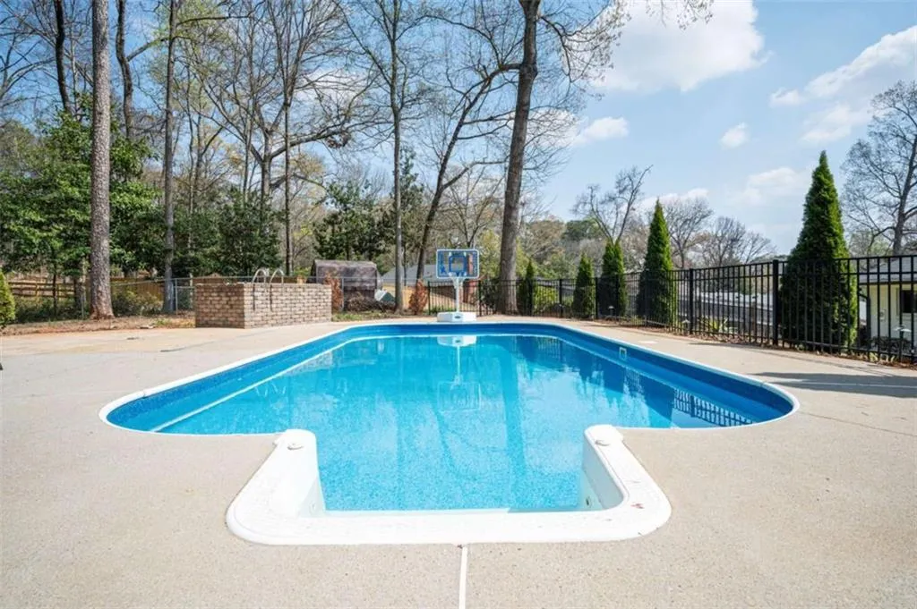 620 Spalding Drive, Sandy Springs, Georgia 30328, 3 Bedrooms Bedrooms, ,2 BathroomsBathrooms,Residential,For Sale,620 Spalding Drive,7743671