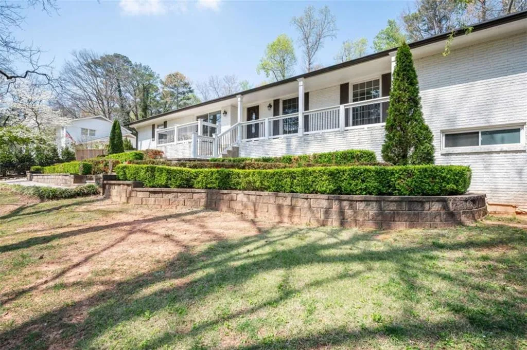 620 Spalding Drive, Sandy Springs, Georgia 30328, 3 Bedrooms Bedrooms, ,2 BathroomsBathrooms,Residential,For Sale,620 Spalding Drive,7743671