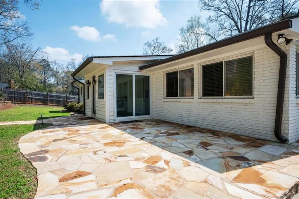 620 Spalding Drive, Sandy Springs, Georgia 30328, 3 Bedrooms Bedrooms, ,2 BathroomsBathrooms,Residential,For Sale,620 Spalding Drive,7743671