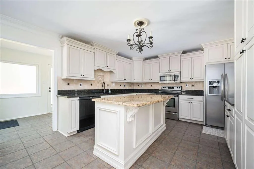 620 Spalding Drive, Sandy Springs, Georgia 30328, 3 Bedrooms Bedrooms, ,2 BathroomsBathrooms,Residential,For Sale,620 Spalding Drive,7743671