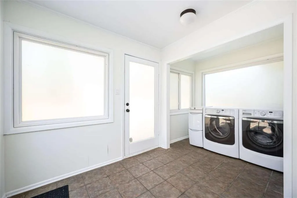 620 Spalding Drive, Sandy Springs, Georgia 30328, 3 Bedrooms Bedrooms, ,2 BathroomsBathrooms,Residential,For Sale,620 Spalding Drive,7743671