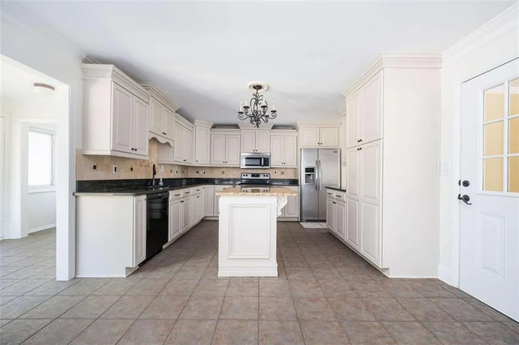 620 Spalding Drive, Sandy Springs, Georgia 30328, 3 Bedrooms Bedrooms, ,2 BathroomsBathrooms,Residential,For Sale,620 Spalding Drive,7743671