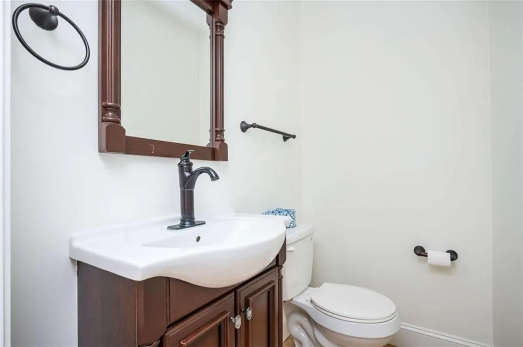 620 Spalding Drive, Sandy Springs, Georgia 30328, 3 Bedrooms Bedrooms, ,2 BathroomsBathrooms,Residential,For Sale,620 Spalding Drive,7743671