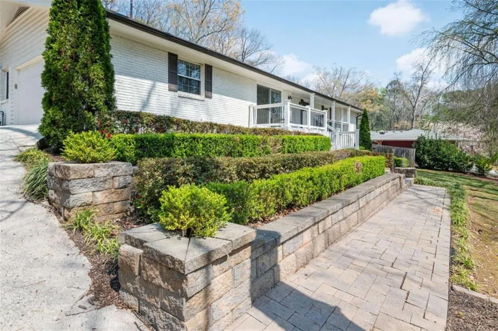 620 Spalding Drive, Sandy Springs, Georgia 30328, 3 Bedrooms Bedrooms, ,2 BathroomsBathrooms,Residential,For Sale,620 Spalding Drive,7743671